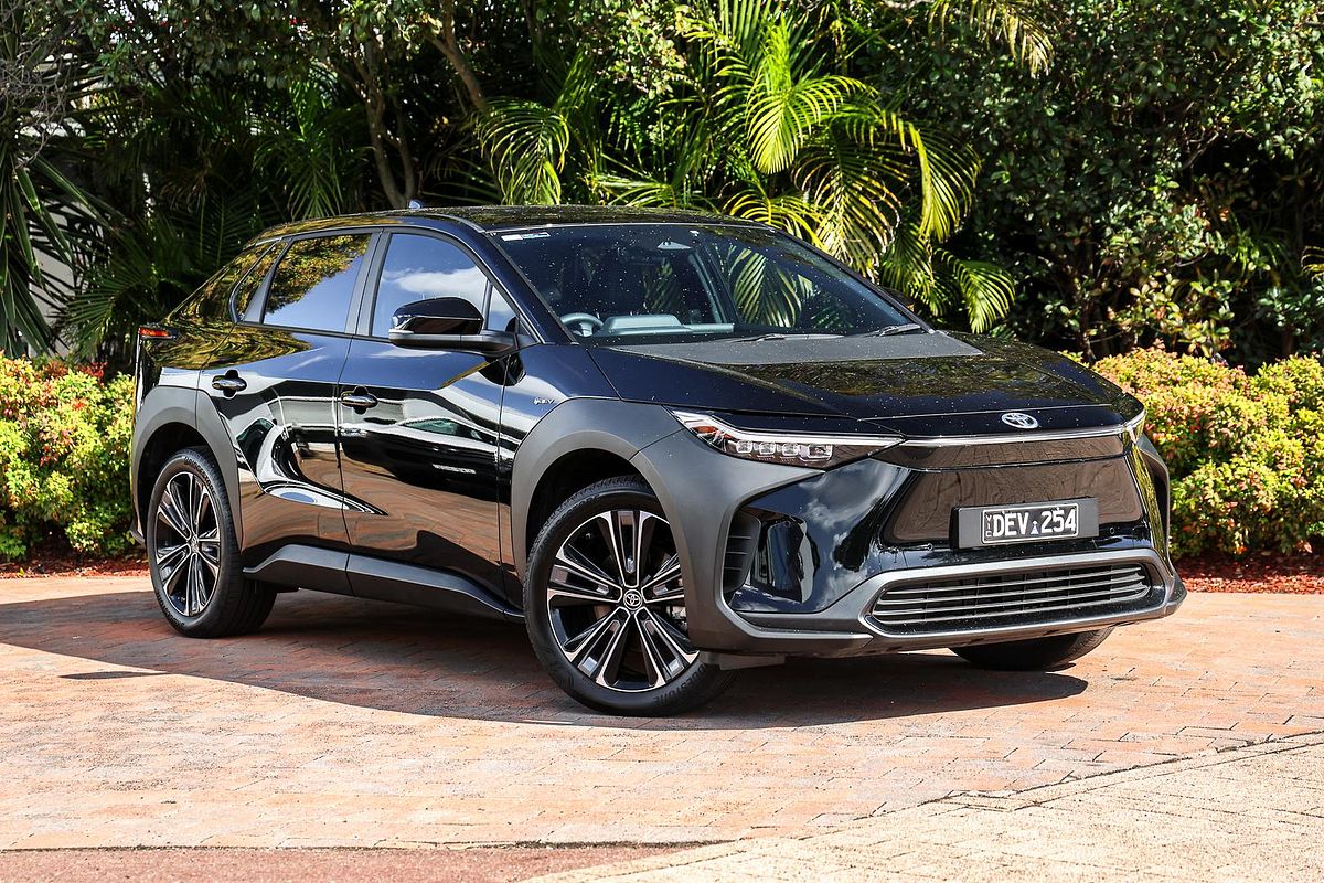 2024 Toyota bZ4X XEAM10R