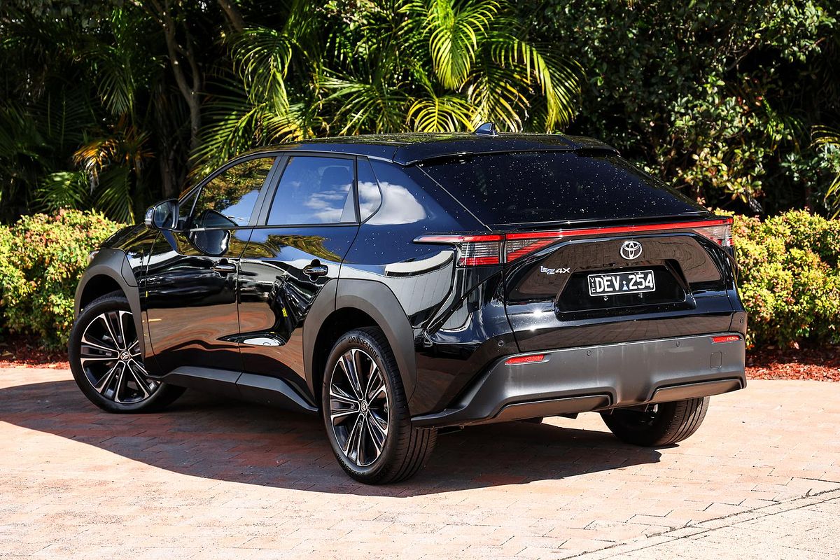 2024 Toyota bZ4X XEAM10R