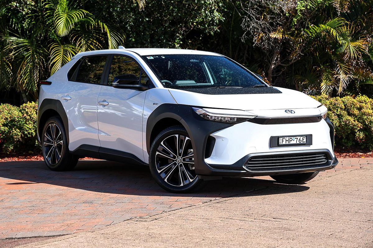 2024 Toyota bZ4X XEAM10R