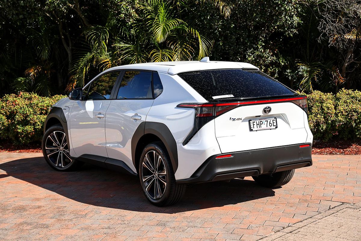 2024 Toyota bZ4X XEAM10R