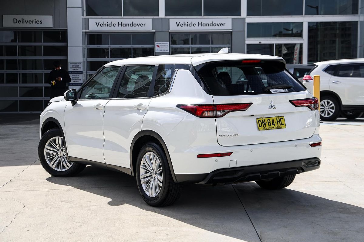 2025 Mitsubishi Outlander ES ZM