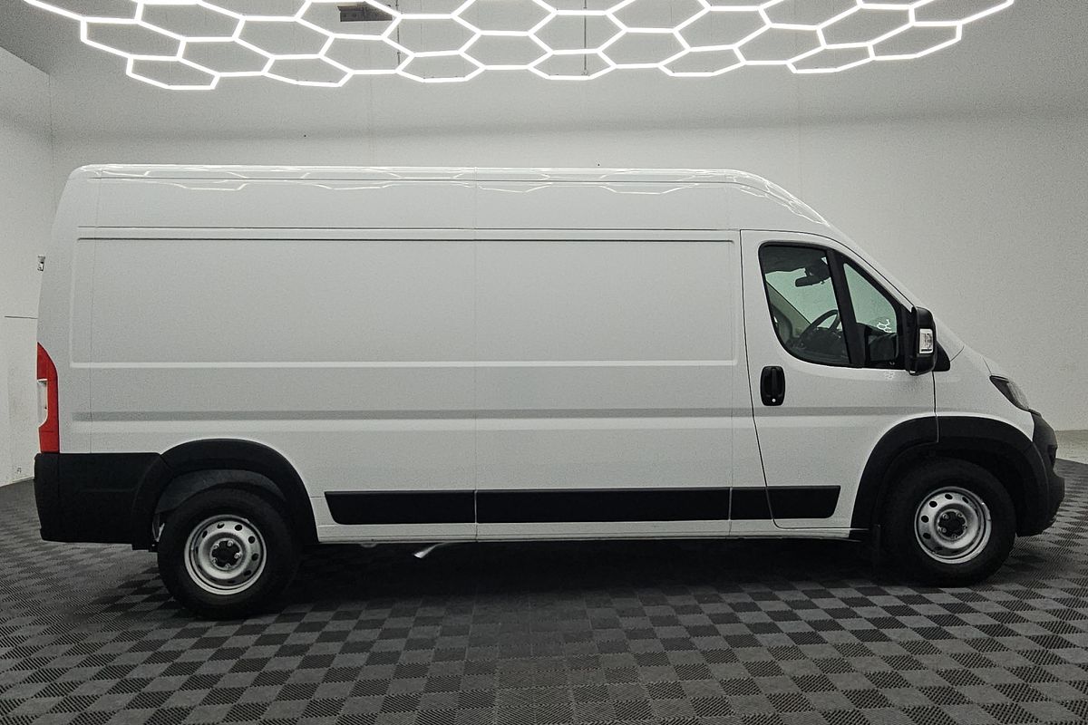 2025 Fiat Ducato Series 9 LWB Mid Roof