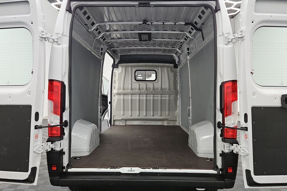 2025 Fiat Ducato Series 9 LWB Mid Roof