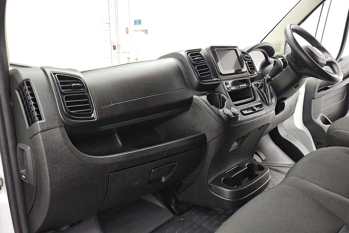 2025 Fiat Ducato Series 9 LWB Mid Roof