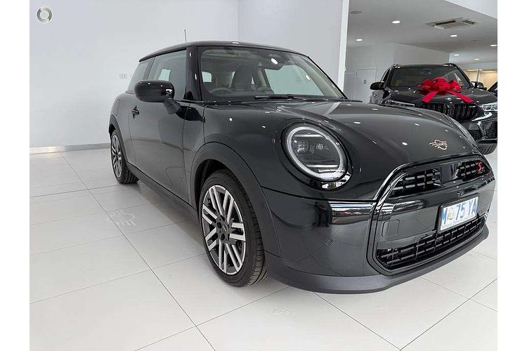 2025 MINI Cooper S Classic F65