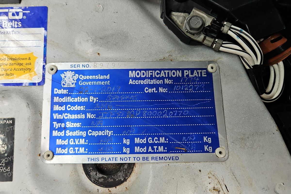 2014 Toyota Hiace Commuter KDH223R ELWB High Roof