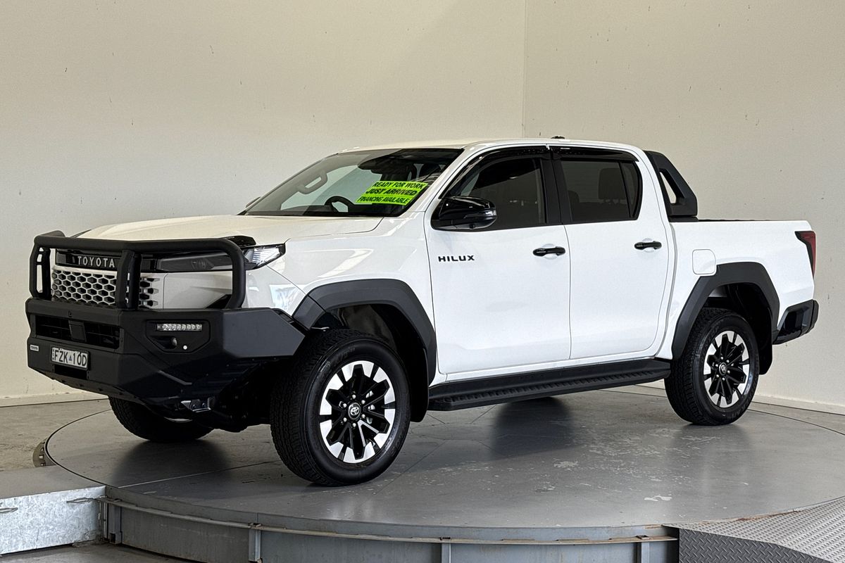 2025 Toyota Hilux SR5 48V GUN227R 4X4