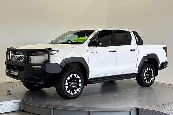 2025 Toyota Hilux SR5 48V GUN227R 4X4