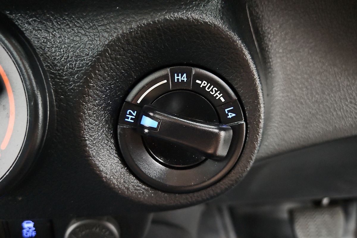 2020 Toyota Hilux SR GUN126R 4X4