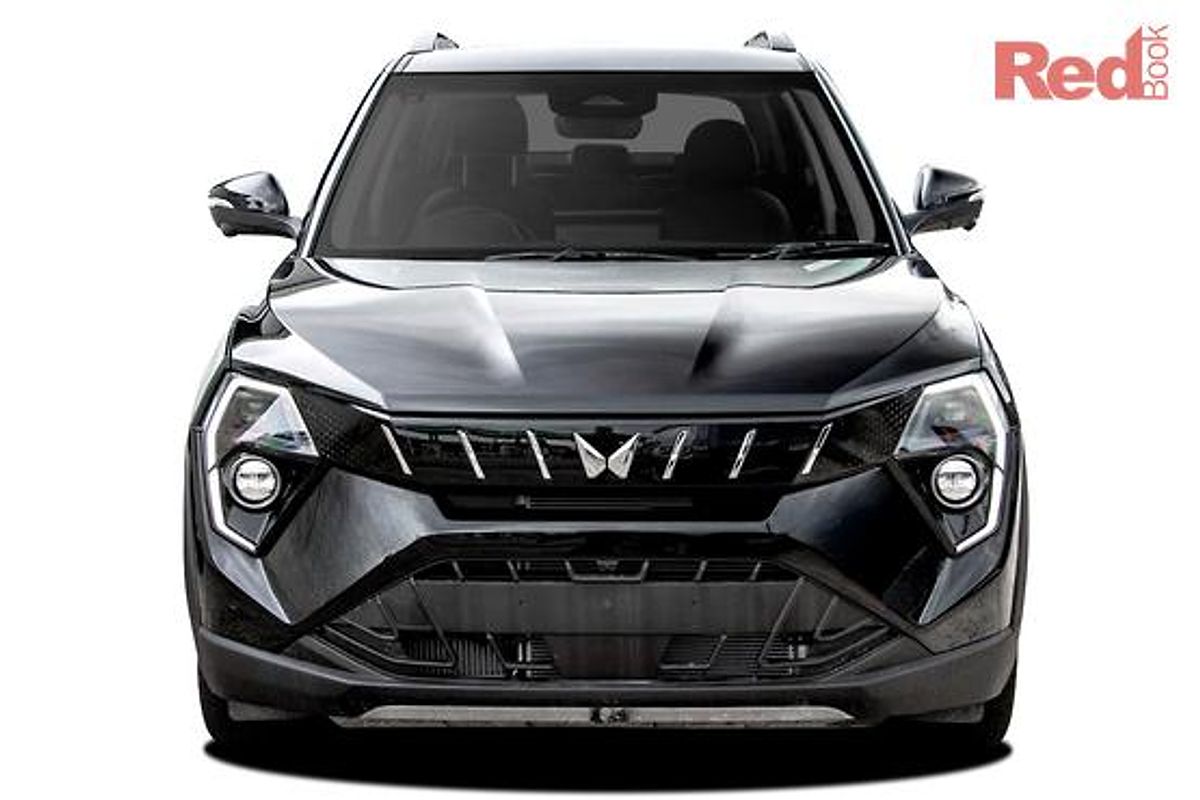 2026 Mahindra XUV3XO AX5L