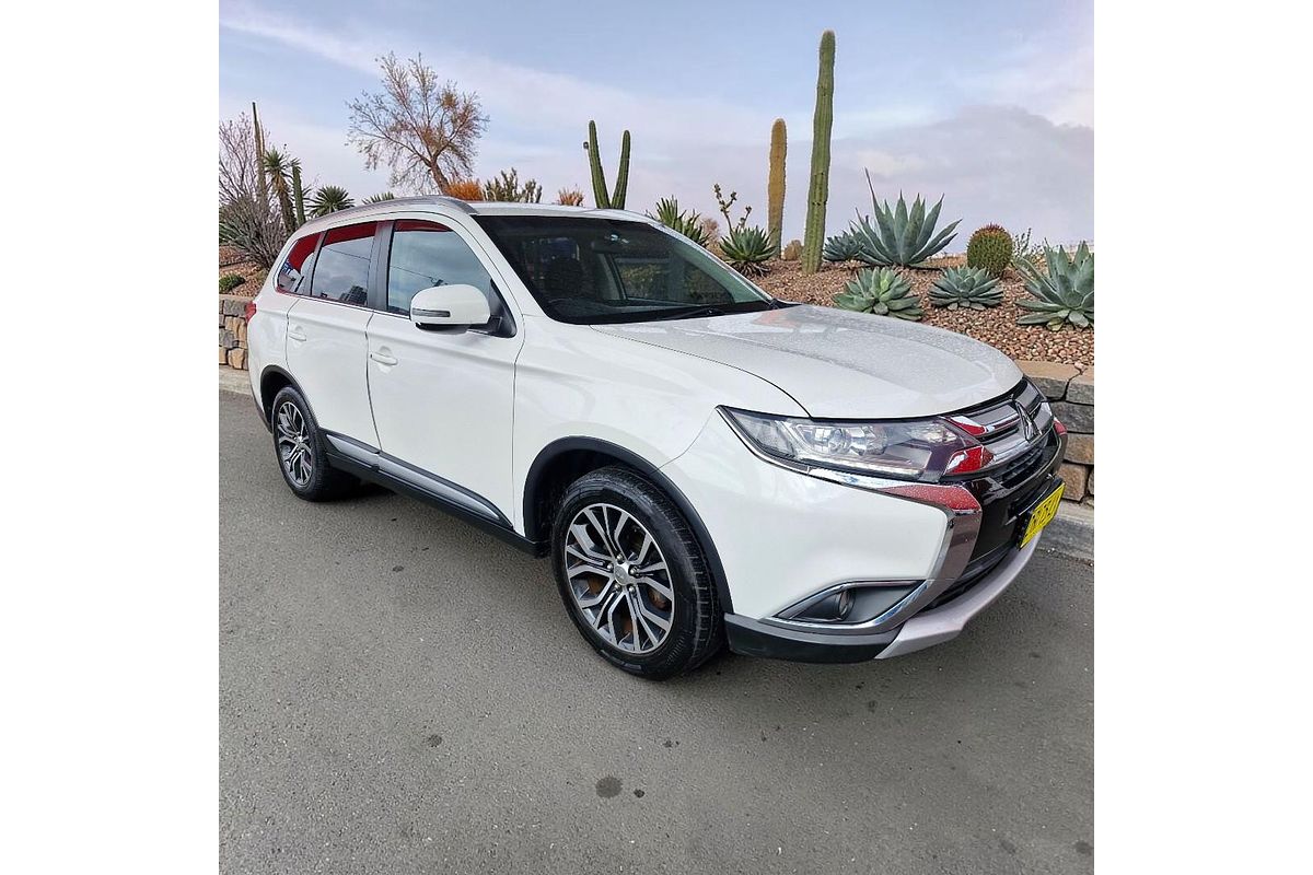 2016 Mitsubishi Outlander LS Safety Pack ZK