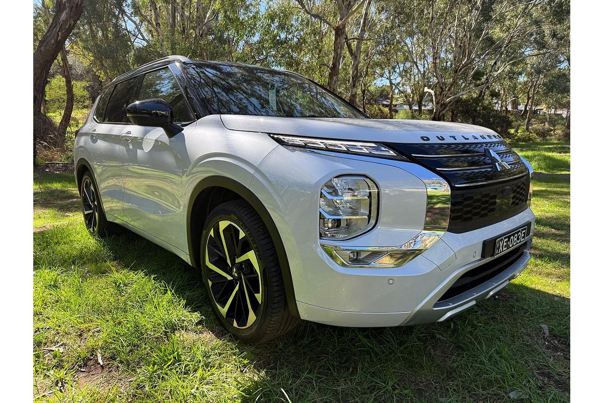 2024 Mitsubishi Outlander Exceed Tourer ZM