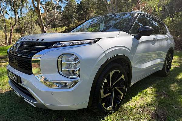 2024 Mitsubishi Outlander Exceed Tourer ZM thumb-3