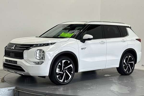 2024 Mitsubishi Outlander PHEV Exceed ZM