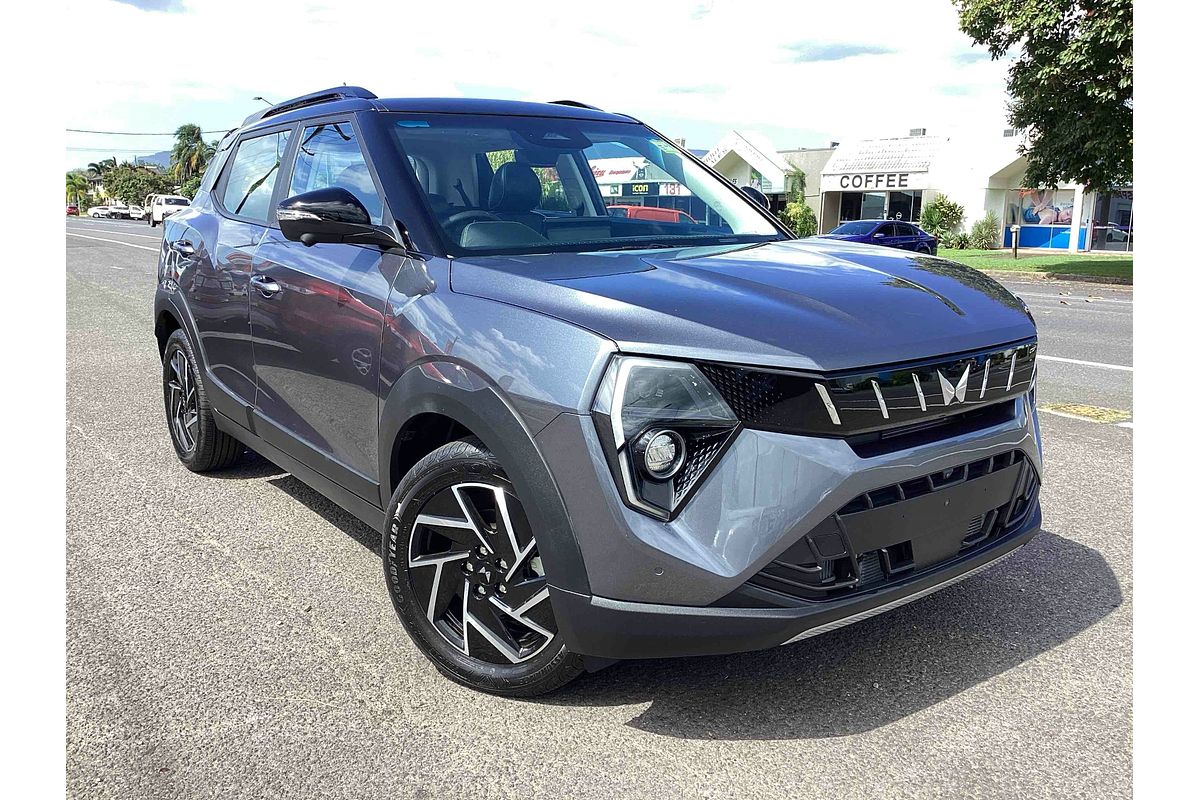 2025 Mahindra XUV3XO AX7L