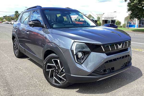 2025 Mahindra XUV3XO AX7L