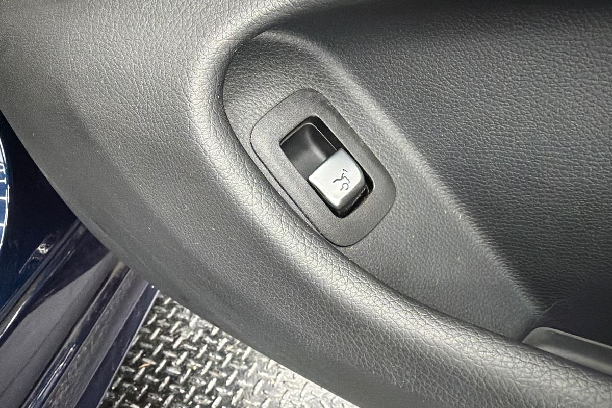 2017 Mercedes-Benz C-Class C200 C205