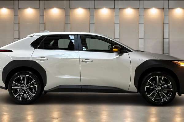 2024 Toyota bZ4X XEAM10R