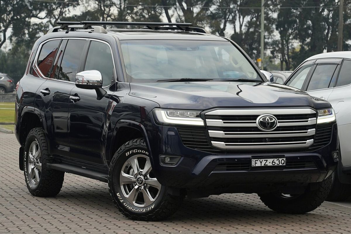 2021 Toyota Landcruiser Sahara FJA300R