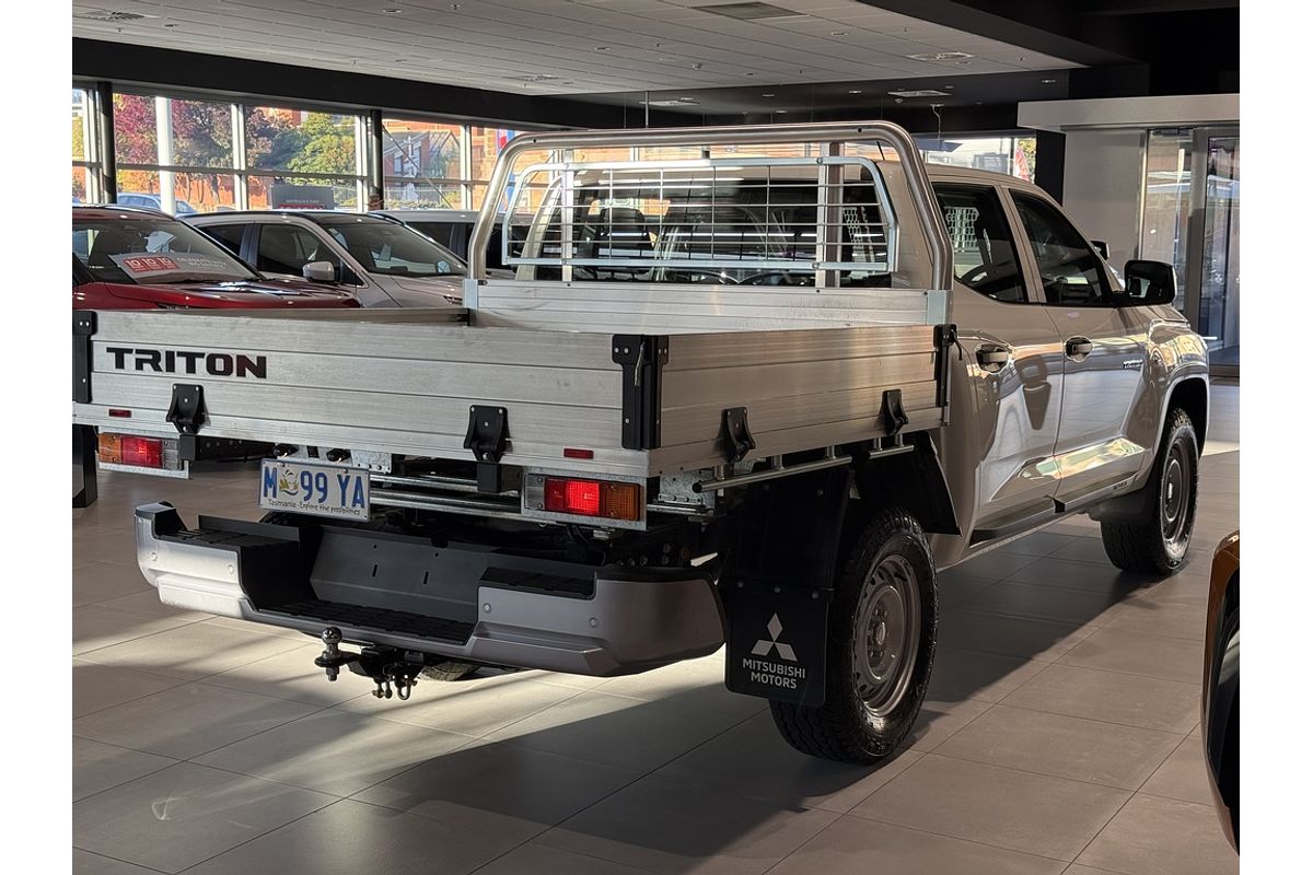 2025 Mitsubishi MV Triton GLX 2.4L D 6A/T 4X4 DC CC withTow Pack 2025 Mitsubishi MV Triton GLX 2.4L D 6A/T 4X4 DC CC withTow Pack