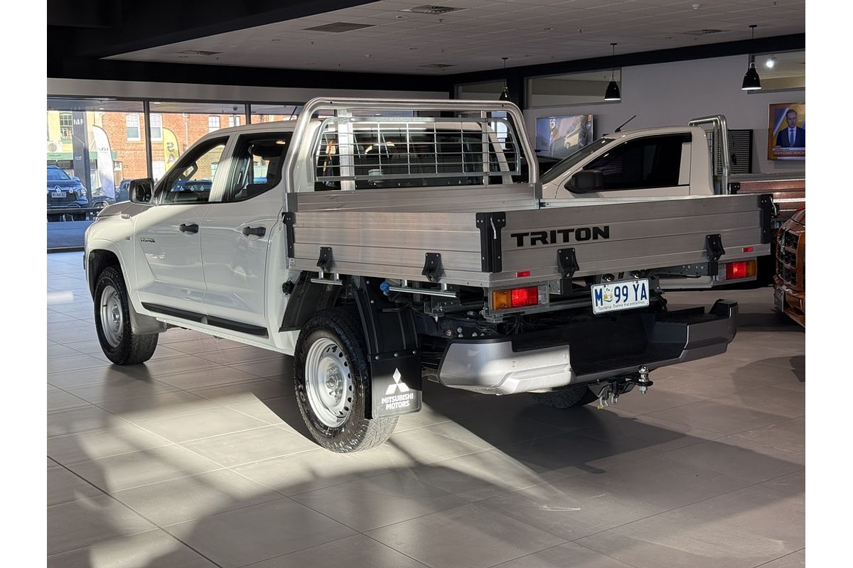 2025 Mitsubishi MV Triton GLX 2.4L D 6A/T 4X4 DC CC withTow Pack 2025 Mitsubishi MV Triton GLX 2.4L D 6A/T 4X4 DC CC withTow Pack