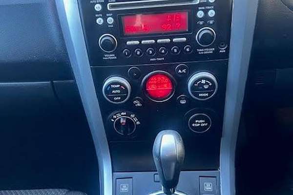 2010 Suzuki Grand Vitara JB thumb-6