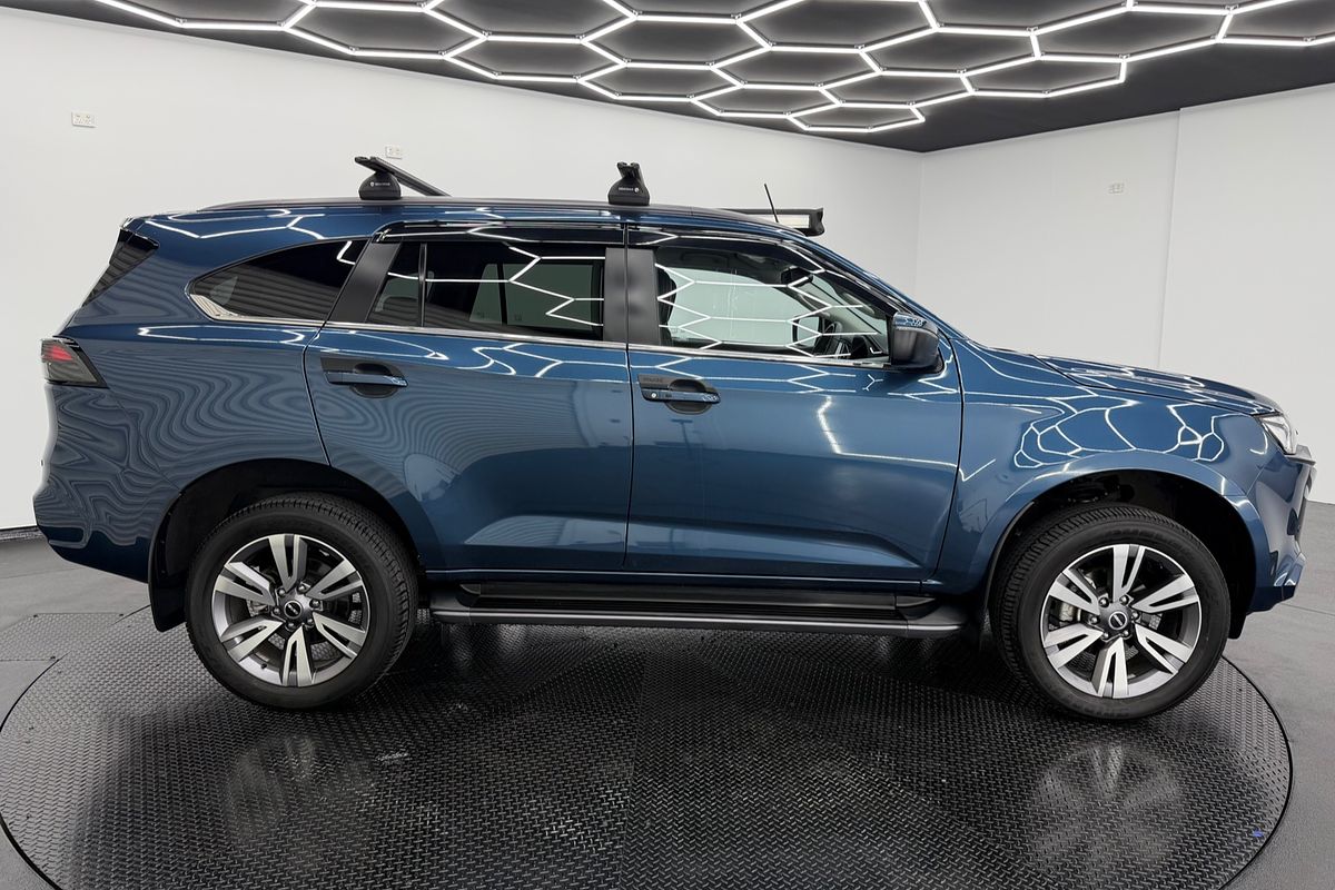 2024 Isuzu MU-X LS-T