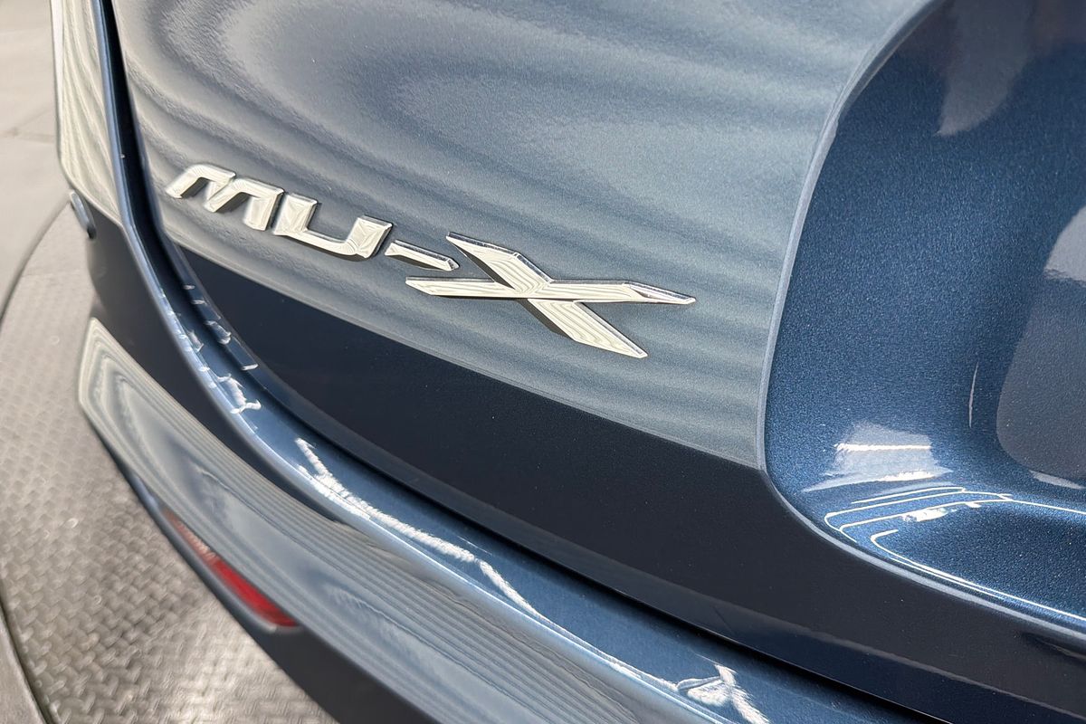 2024 Isuzu MU-X LS-T