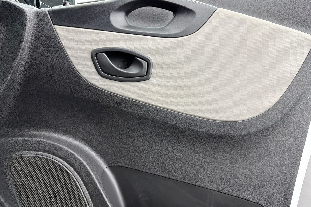 2018 Renault Trafic 103KW X82 SWB Low Roof