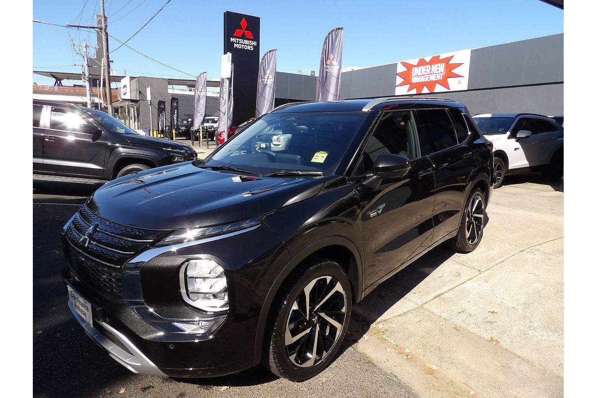 2025 Mitsubishi Outlander PHEV Exceed ZM