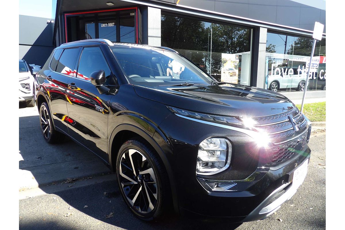 2025 Mitsubishi Outlander PHEV Exceed ZM