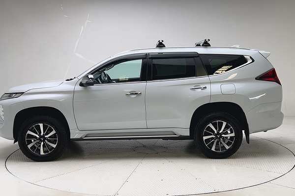 2021 Mitsubishi Pajero Sport GLS QF thumb-4