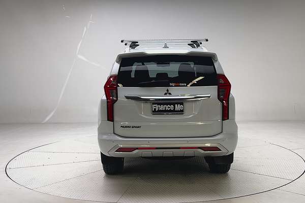 2021 Mitsubishi Pajero Sport GLS QF thumb-6