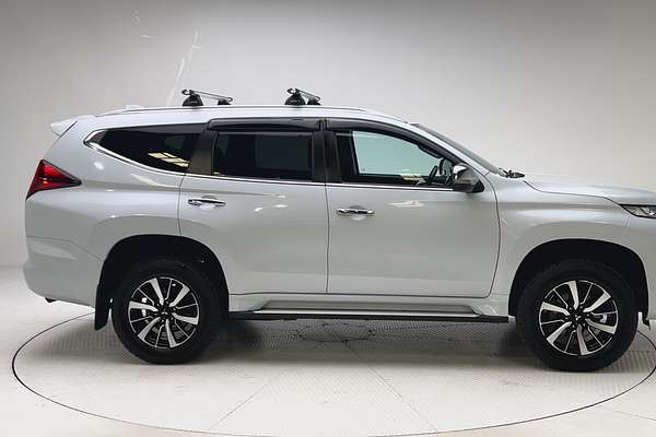 2021 Mitsubishi Pajero Sport GLS QF thumb-8