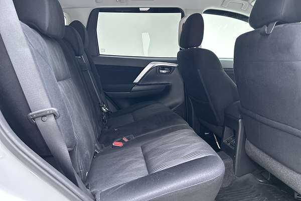 2021 Mitsubishi Pajero Sport GLS QF thumb-11