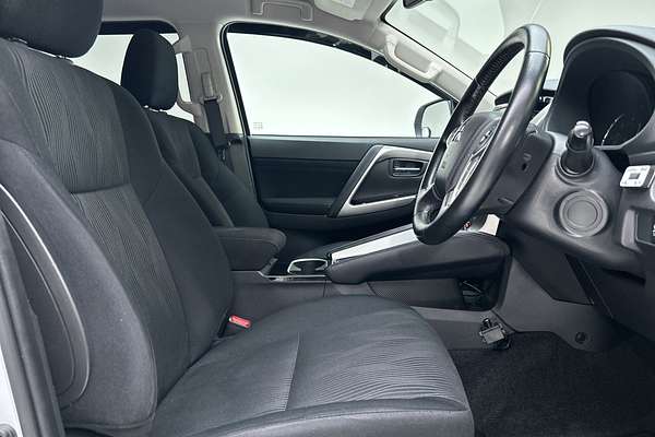 2021 Mitsubishi Pajero Sport GLS QF thumb-12