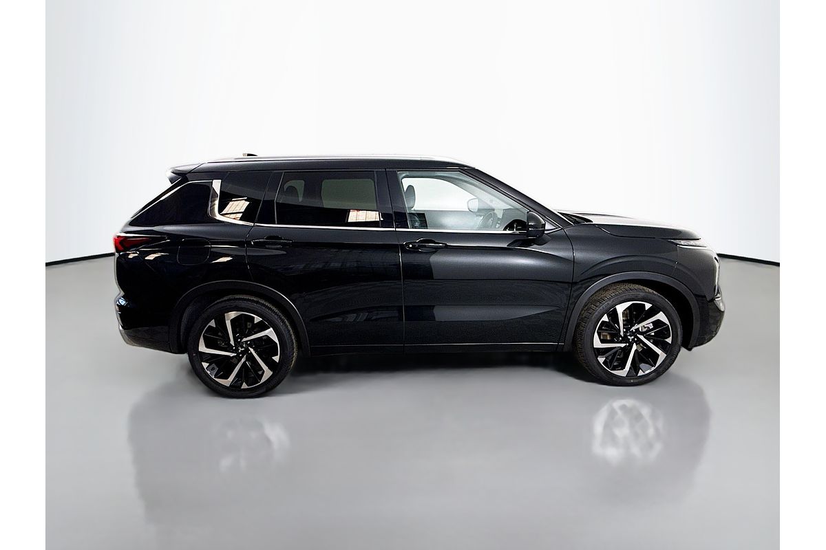 2023 Mitsubishi Outlander Exceed ZM