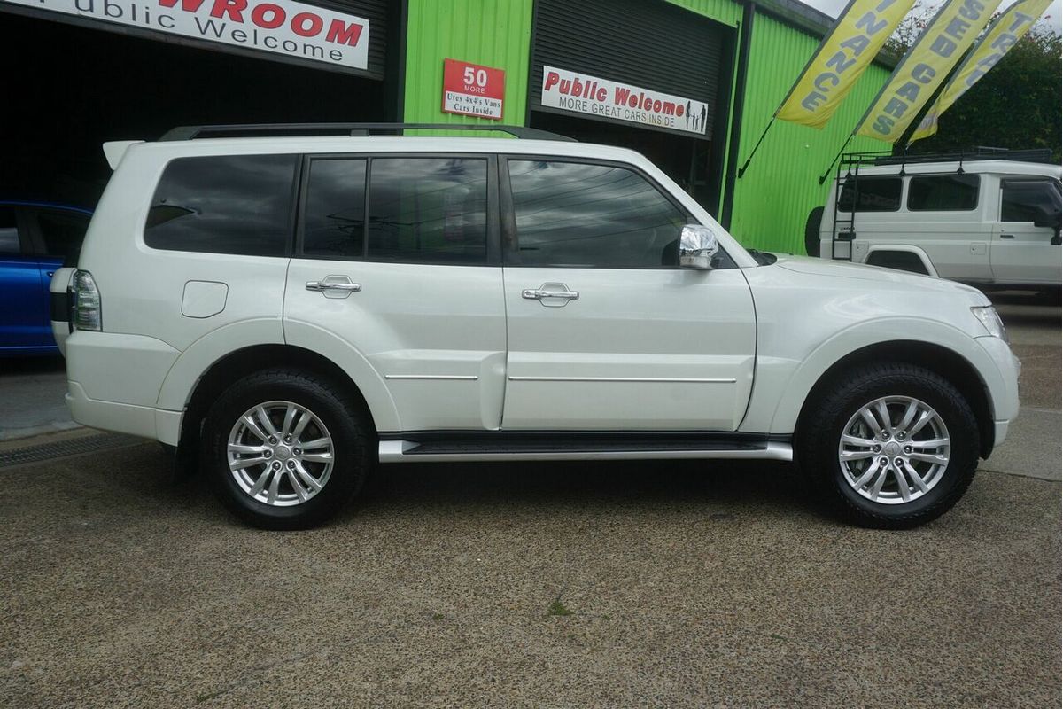 2017 Mitsubishi Pajero Exceed NX