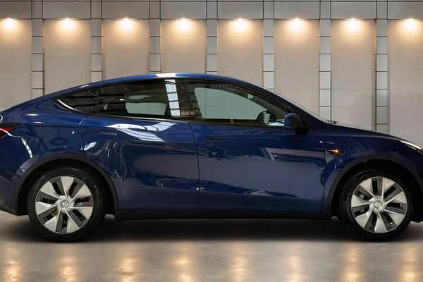 2022 Tesla Model Y Rear-Wheel Drive