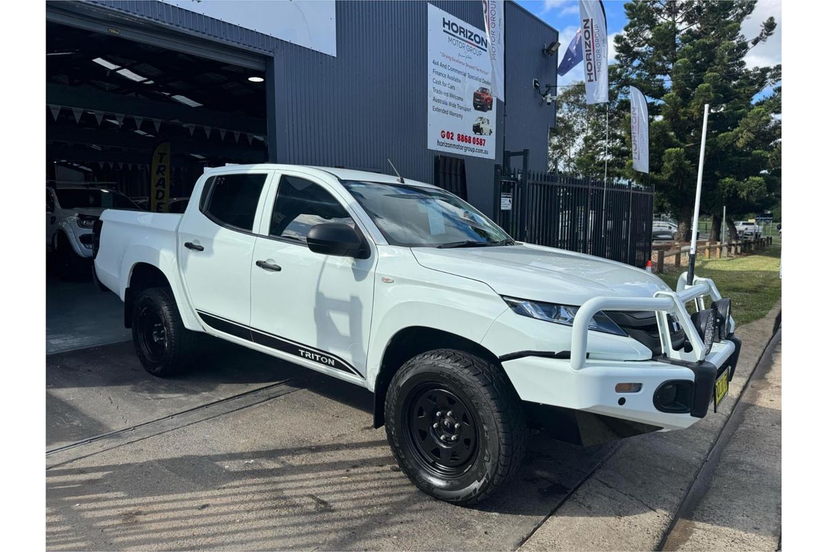 2022 Mitsubishi Triton GLX MR 4X4