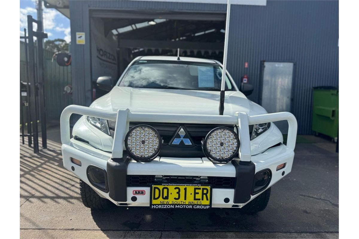 2022 Mitsubishi Triton GLX MR 4X4