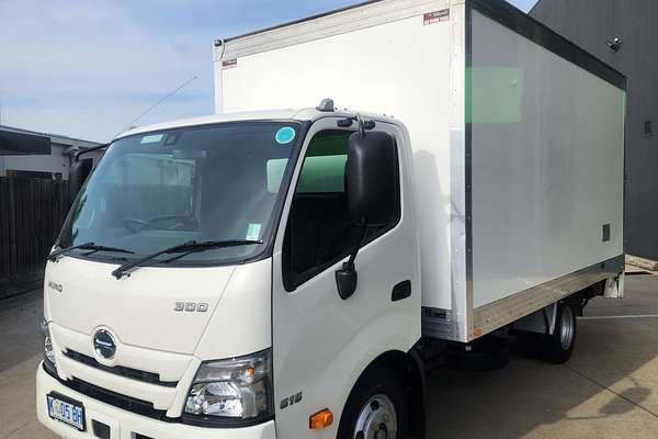 2021 Hino 300 Series 616  4x2 MWB