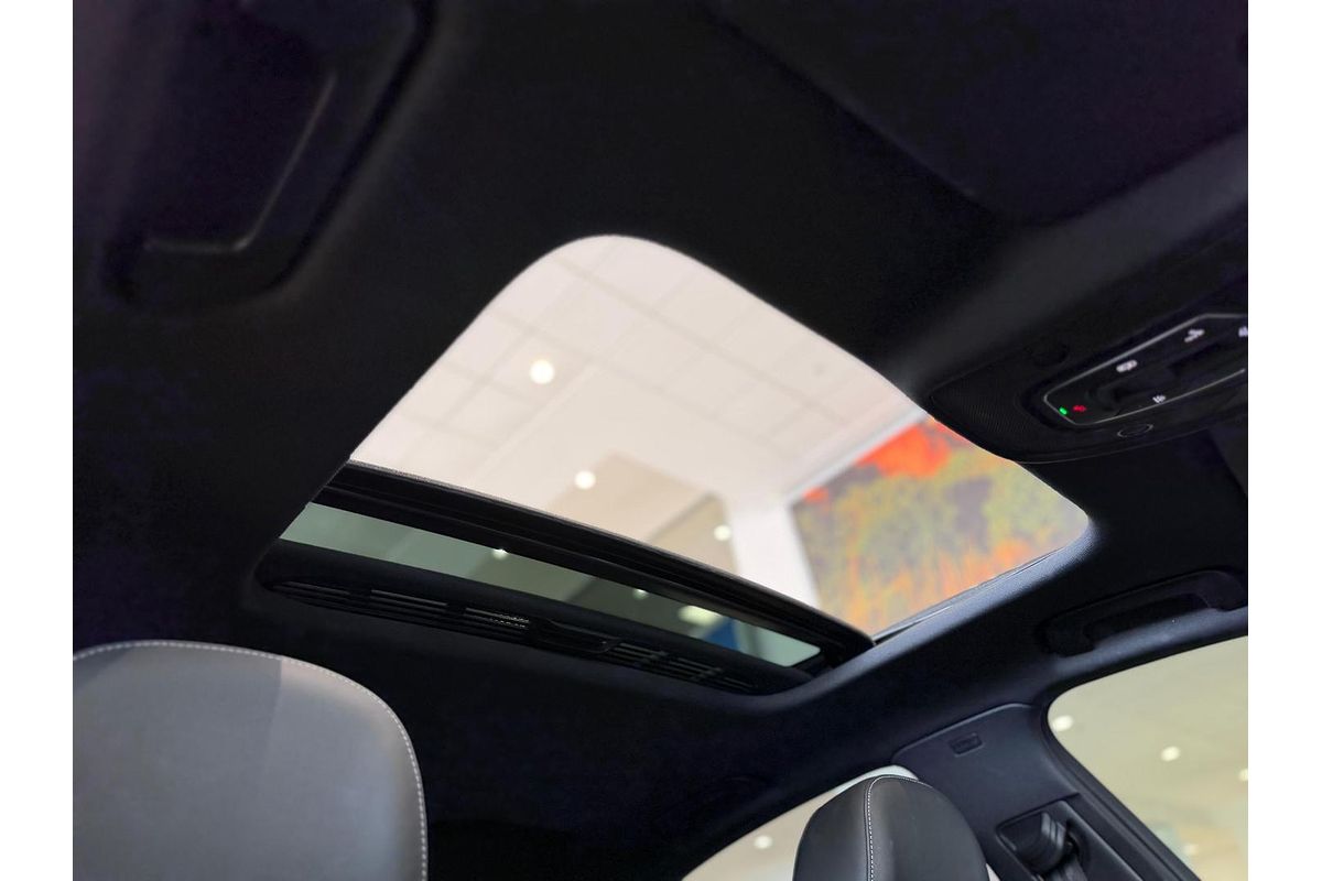 2023 Audi A4 45 TFSI S line B9