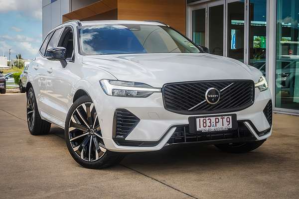 2026 Volvo XC60 Ultra T8 Plug-In Hybrid Dark