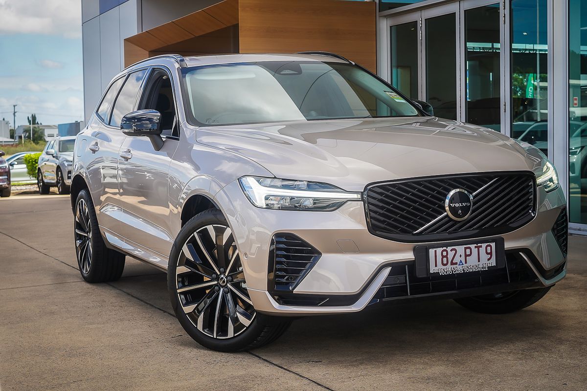 2026 Volvo XC60 Ultra T8 Plug-In Hybrid Dark