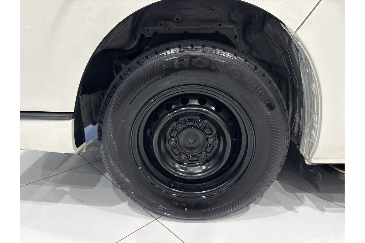 2017 Toyota Hiace TRH201R LWB