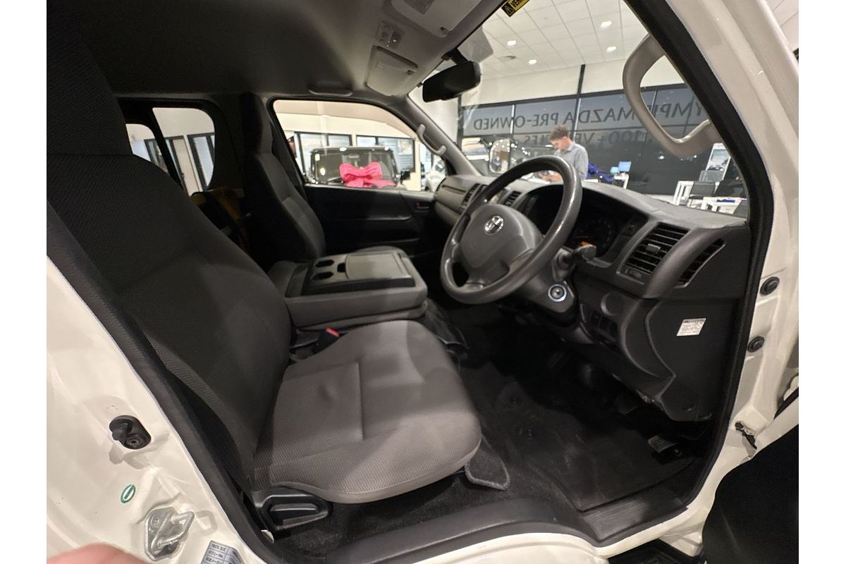 2017 Toyota Hiace TRH201R LWB