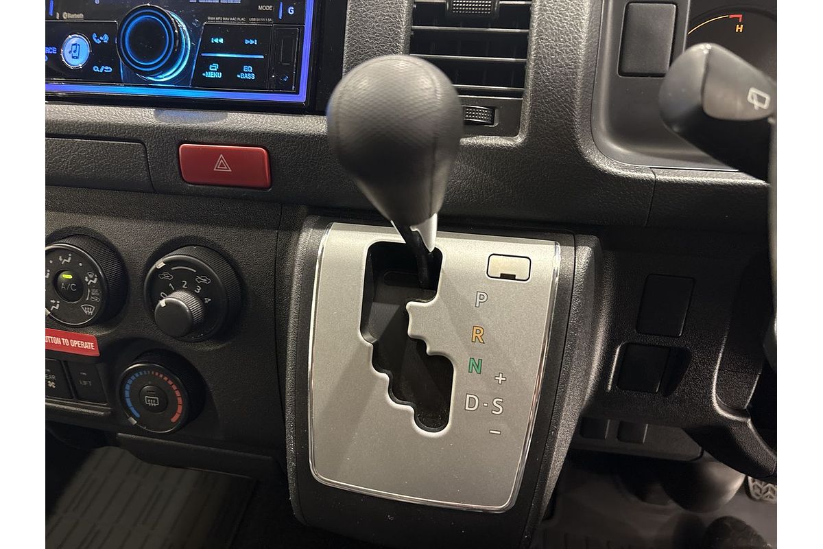 2017 Toyota Hiace TRH201R LWB