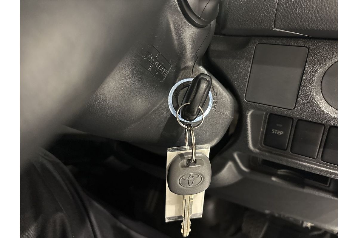 2017 Toyota Hiace TRH201R LWB