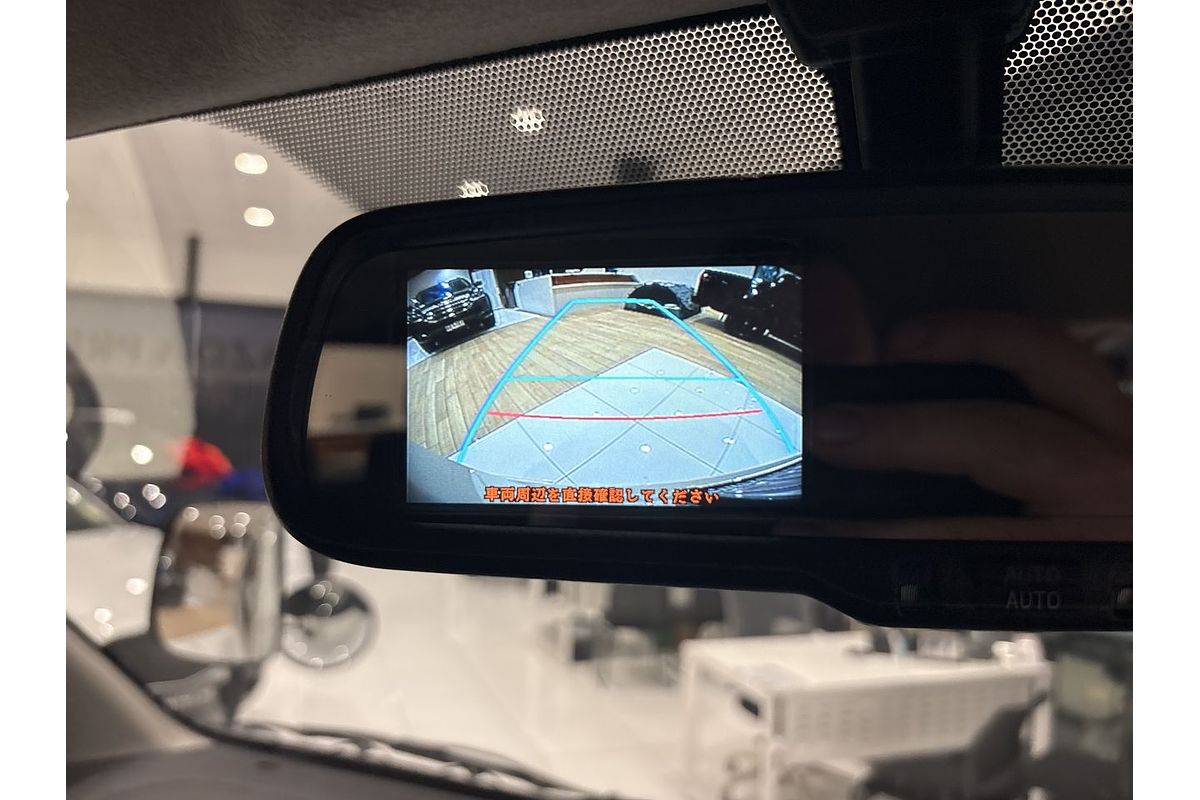 2017 Toyota Hiace TRH201R LWB